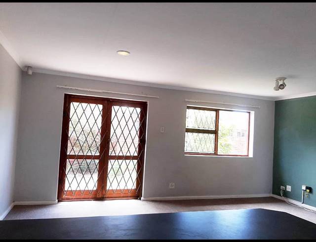 2 BEDROOM TOWNHOUSE RENTED IN CHARLO